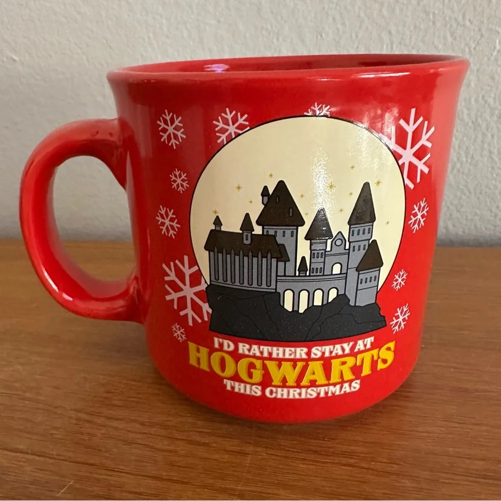 Like New - I’d Rather Stay at HOGWARTS this Christmas - 20oz ceramic Mug - Picture 3 of 5